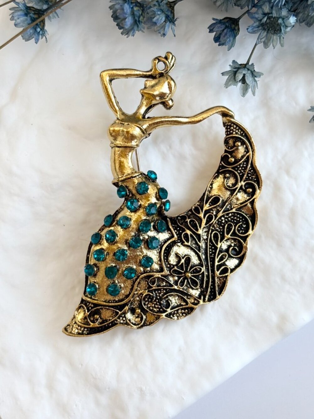 Mint Flamenco Dancer Peacock Gold Toned Textured Floral Vintage Style Brooch Pin - Picture 4 of 16